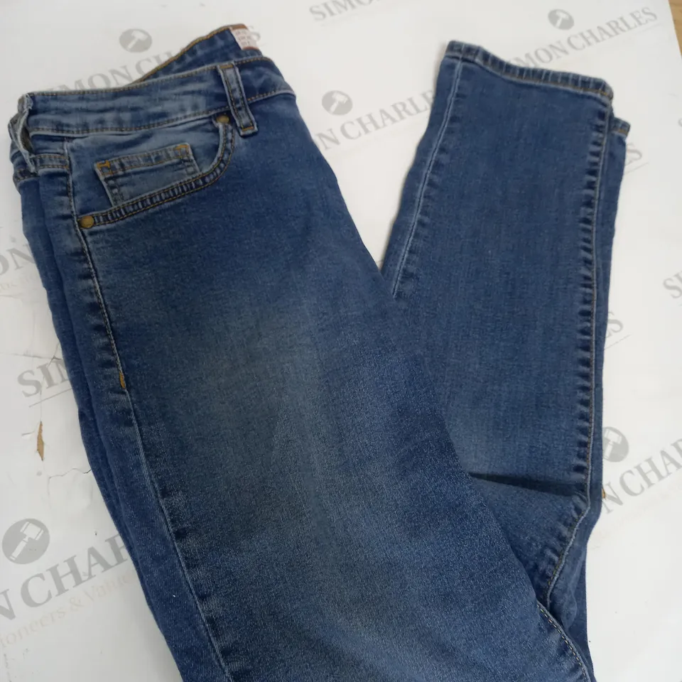 SCARLET DENIM JEANS SIZE 12