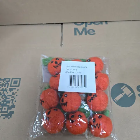 BOX OF APPROXIMATELY 30 GISELA GRAHAM PUMPKIN DECORATIONS