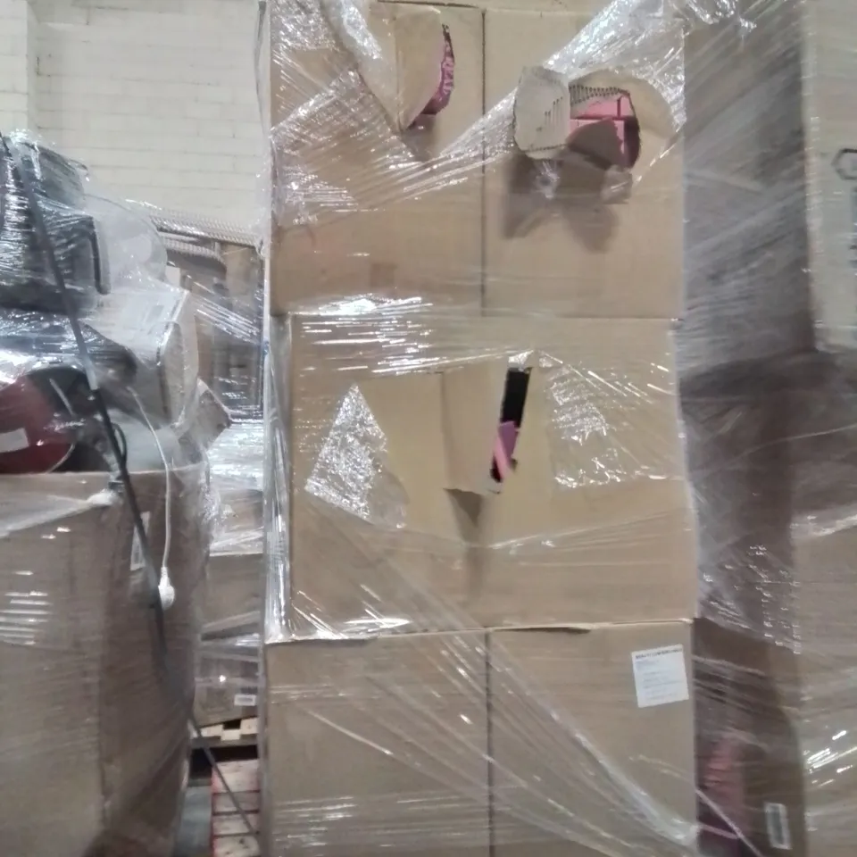 PALLET CONTAINING A LARGE QUANTITY OF EMPTY BIRCHBOX PACKAGING BOXES