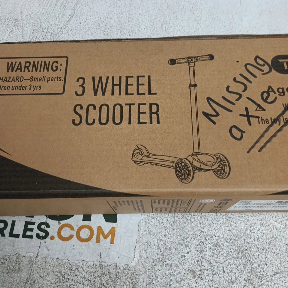 TONBLIX 3-WHEEL SCOOTER – BOXED (MISSING PARTS: AXLE)