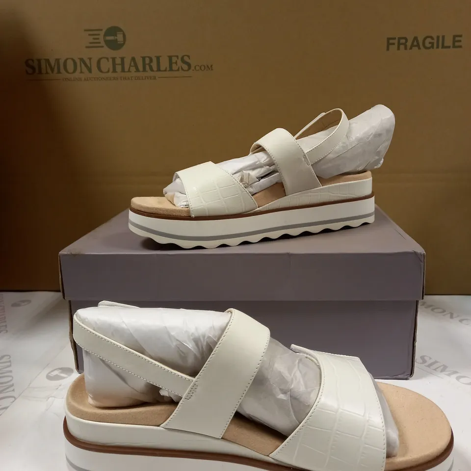 VIONIC PHOE BELLA - WHITE SIZE 6.5