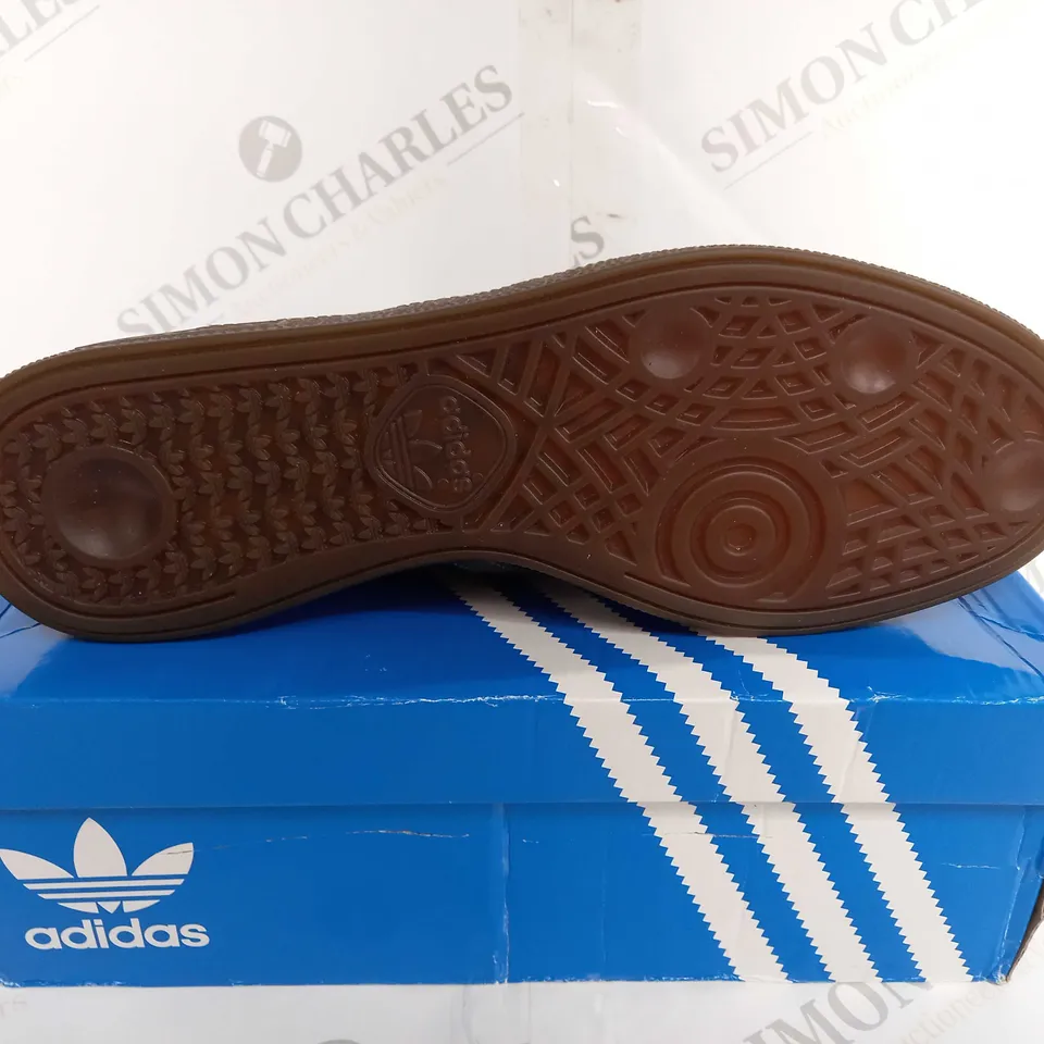 BOXED ADIDAS HANDBALL SPEZIAL IN BLACK - UK 9