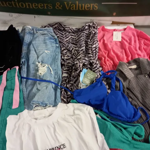 LARGE QUANTITY OF ASSORTED CLOTHING ITEMS TO INCLUDE IN THE STYLE, SHEIN AND H&M