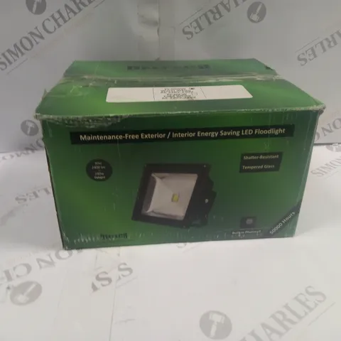 DELTECH MAINTENANCE-FREE ENERGY SAVING LED FLOODLIGHT