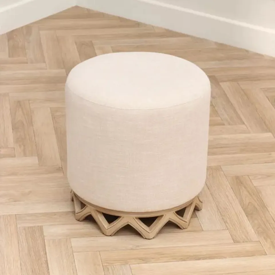 BOXED VOYAGE MAISON CLARA WOODEN FOOTSTOOL - OAK (1 BOX)