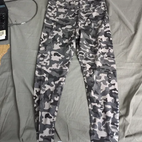 JUICY COUTURE BLACK CAMOUFLAGE PRINT JOGGERS – UK 14-15Y (NEW WITH TAGS)