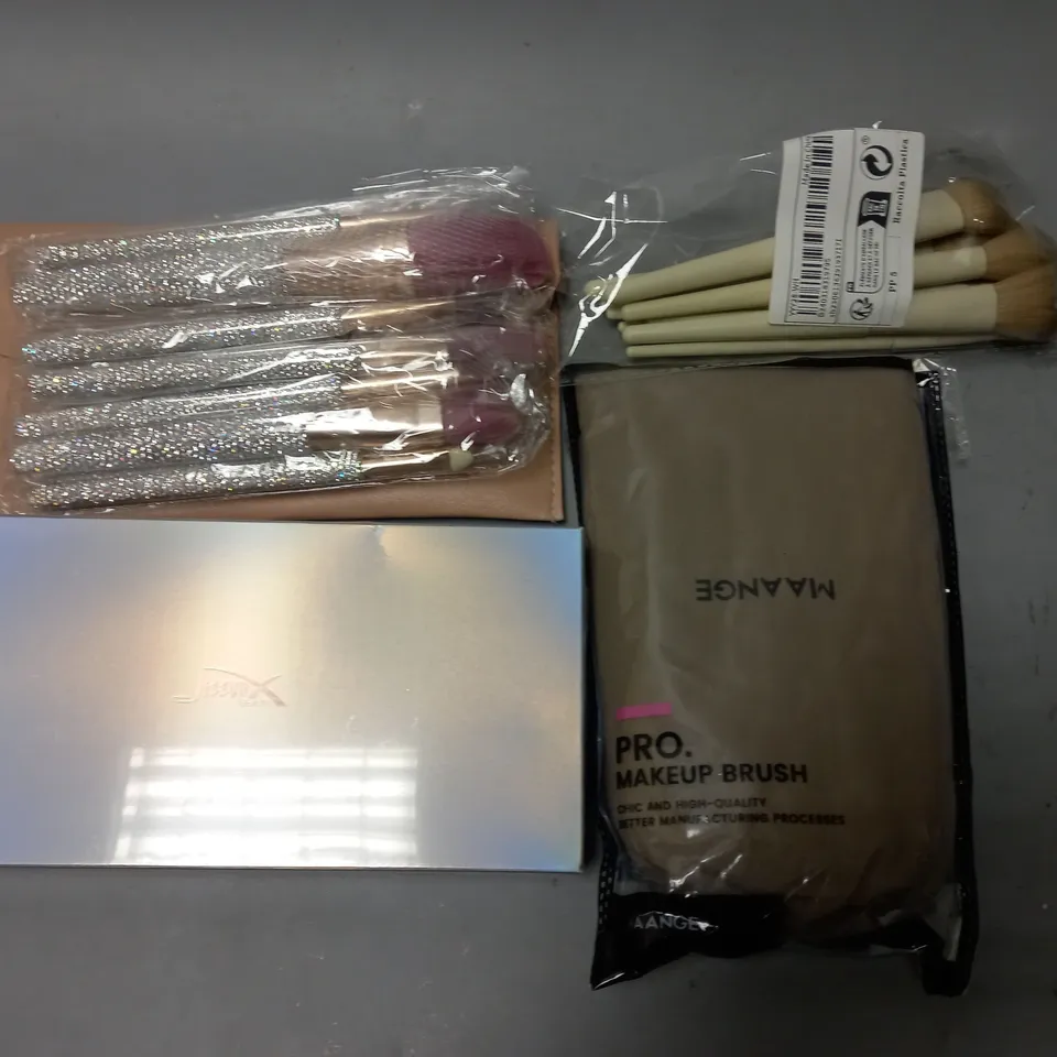 LOT OF 4 ASSORTED MAKE UP BRUSH SETS