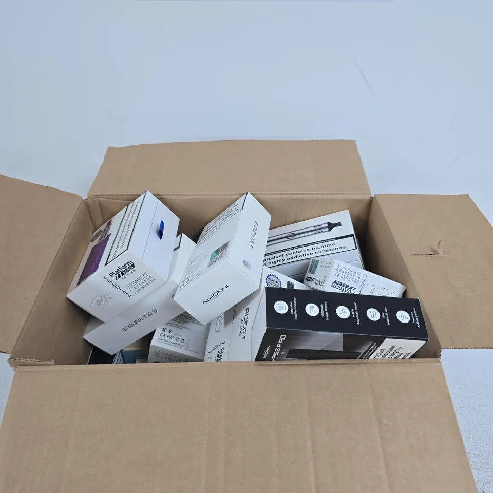 APPROXIMATELY 20 ASSORTED INNOKIN E-CIG PRODUCTS AND ACCESSORIES IN VARIOUS COLOURS AND FLAVOURS 