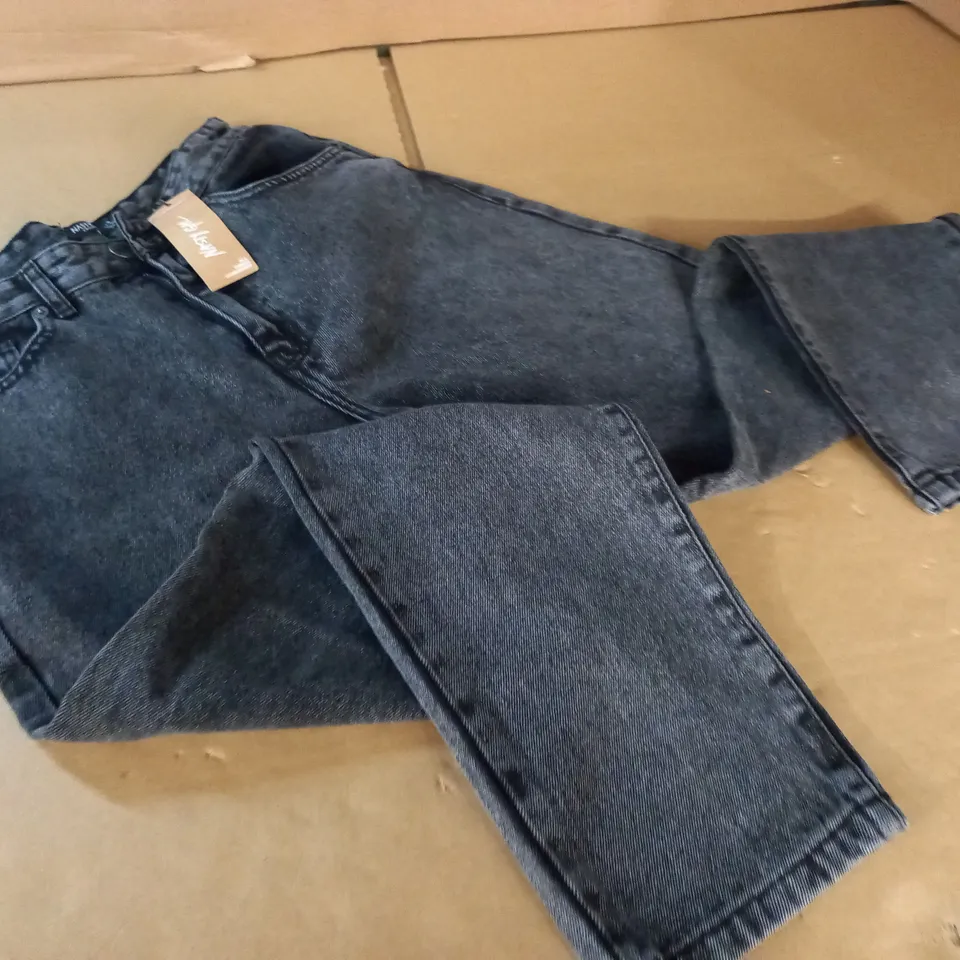 NASTYGAL HIGH WAIST MOM JEANS - 12