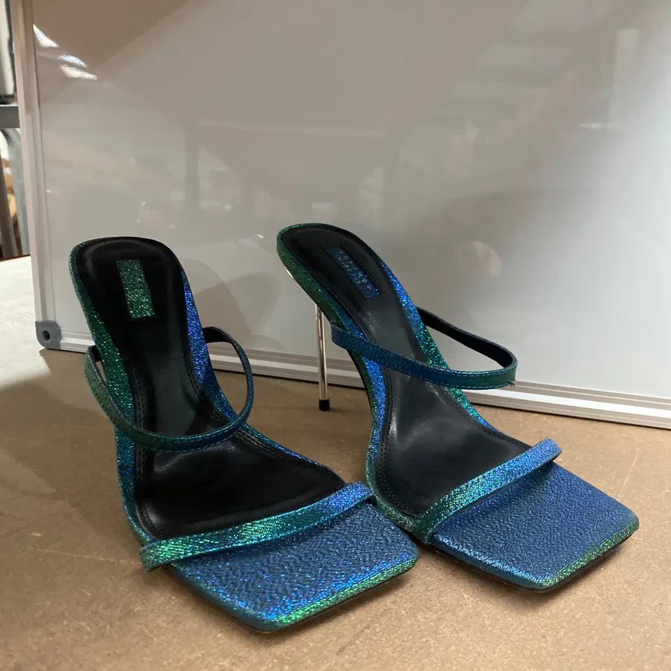 PAIR OF TOPSHOP WIDE FIT HEELS SIZE 8