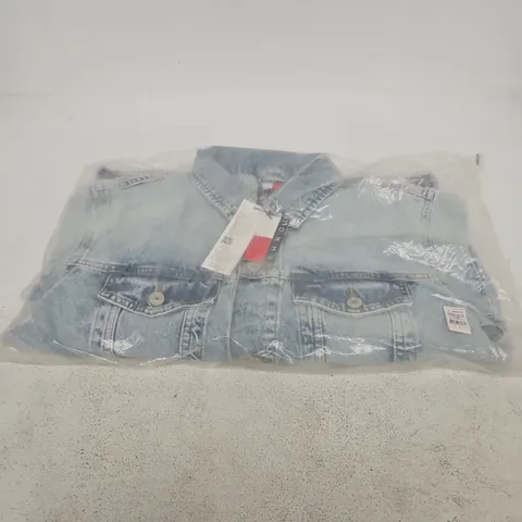 TOMMY JEANS DENIM JACKET – LIGHT WASH BLUE - M