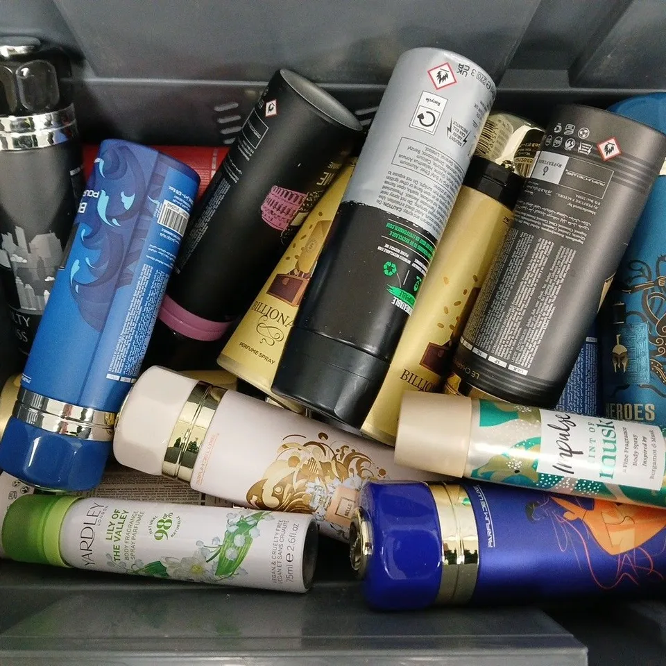 APPROXIMATELY 15 ASSORTED AEROSOLS TO INCLUDE HOLTS EMERGENCY PUNCTURE REPAIR, LYNX AFRICA, IMPULSE HINT OF MUSK, ETC - COLLECTION ONLY