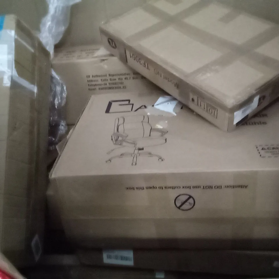 PALLET OF ASSORTED ITEMS INCLUDING TV STAND, MESH CHAIR, KIDS SCOOTER, VOILMART 3-TIER GARMENT ROLLING RACK