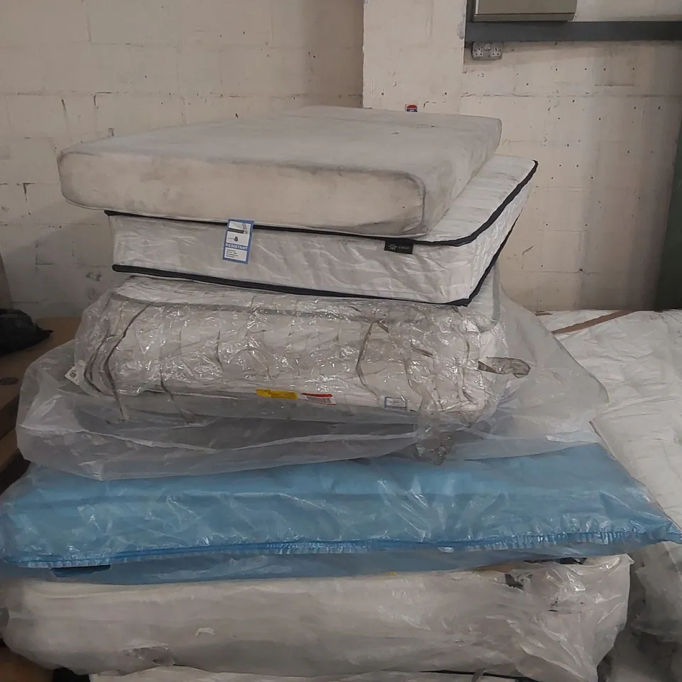 PALLET CONTAINING 8x ASSORTED MATTRESSES 