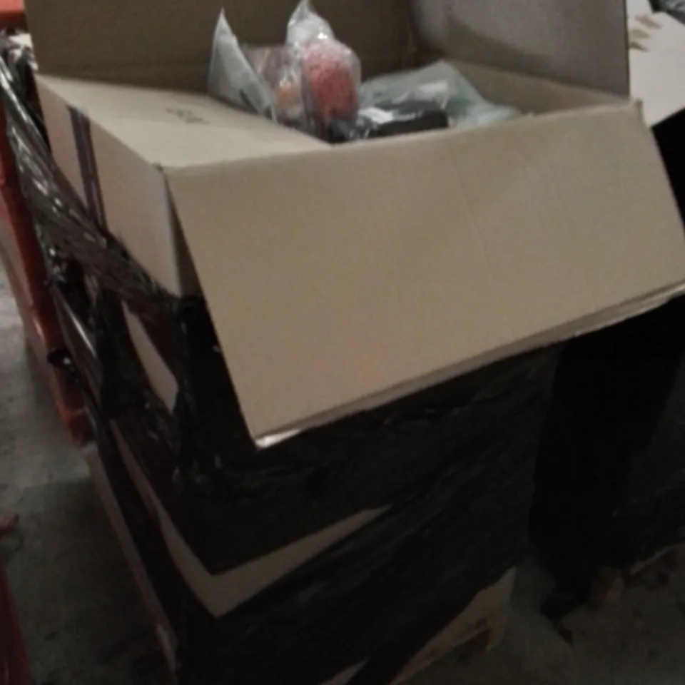 PALLET OF APPROXIMATELY ASSORTED HOUSEHOLD ITEMS TO INCLUDE HAIR REMOVAL ITEMS , BACK SUPPORT ITEMS AND BAGS 