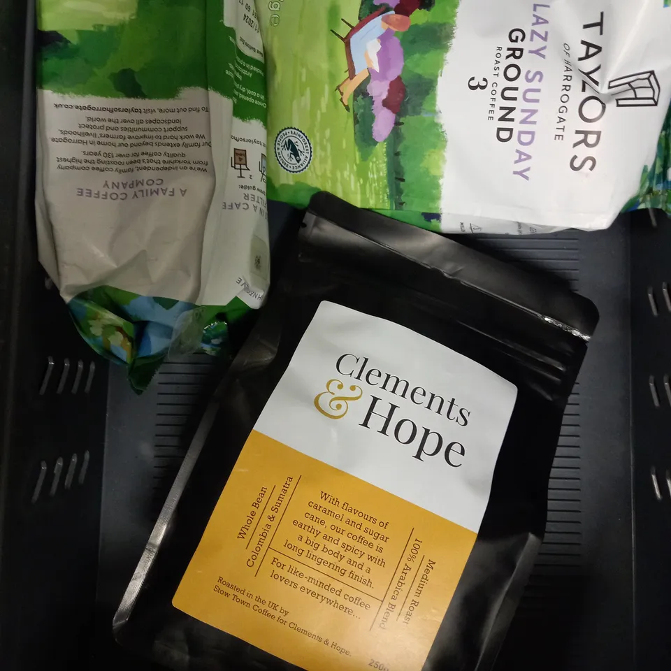 APPROXIMATELY 10 ASSORTED FOOD PRODUCTS TO INCLUDE PACT COFFEE, FUNKA COFFEE, RHEAL SUPERFOODS ETC 
