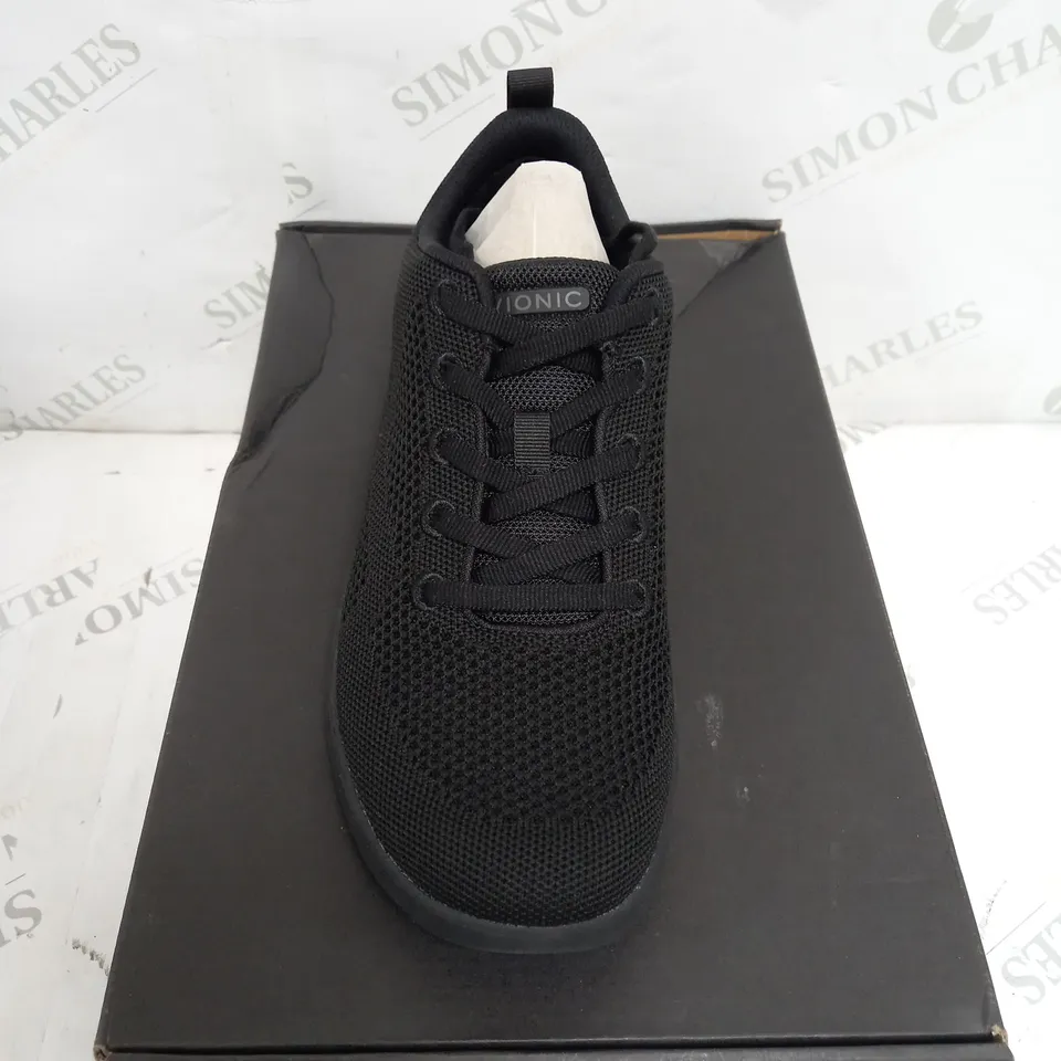 BOXED VIONIC BLACK TRAINER  SIZE 7 