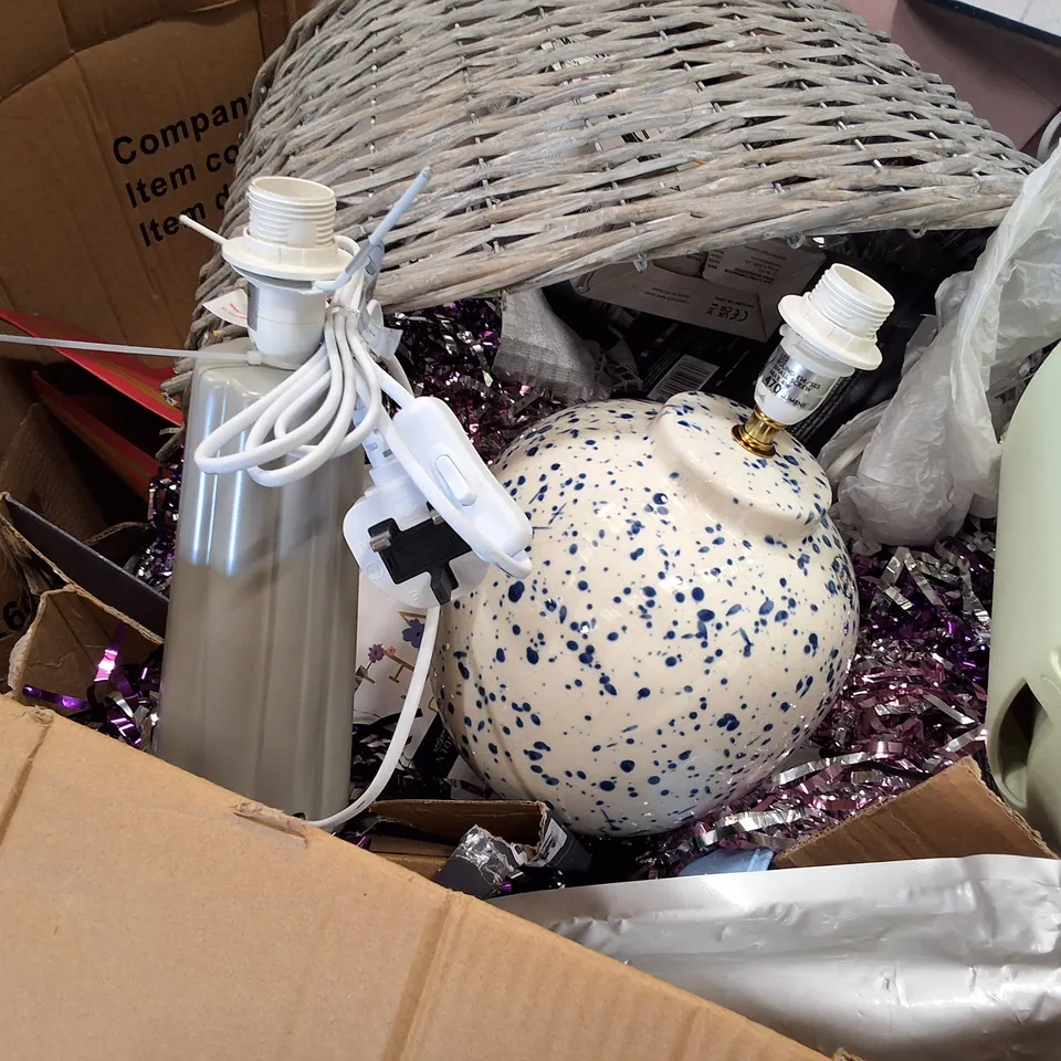 PALLET CONTAINING ASSORTED PRODUCTS INCLUDING WICKER BASKET, ZEN FEET FOOT MASSAGER, SCRUB BUDDI XL ELECTRIC SPIN SCRUB BRUSH & TABLE LAMPS