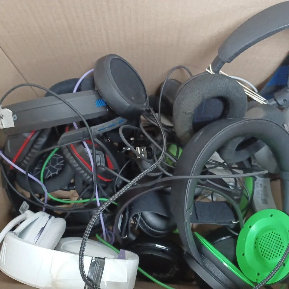 APPROXIMATELY 10 ASSORTED GAMING HEADSETS TO INCLUDE ASTRA A10, XBOX, TURTLE BEACH