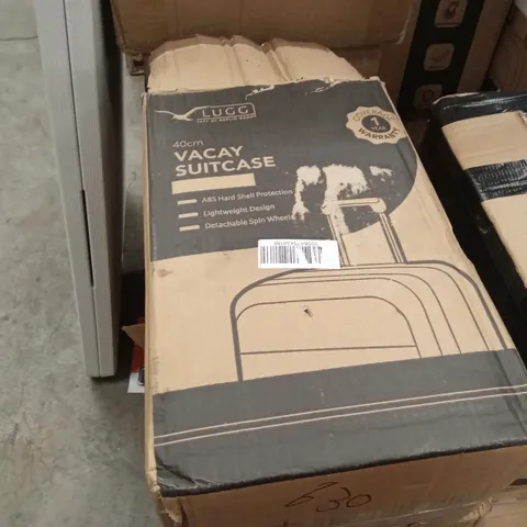 BOXED LUGG - 40CM VACAY SUITCASE WHITE & BLACK