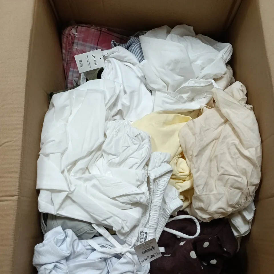 BOX OF APPROXIMATELY 30 ASSORTED CLOTHING ITEMS IN VARIOUS STYLES , COLOURS AND SIZES 