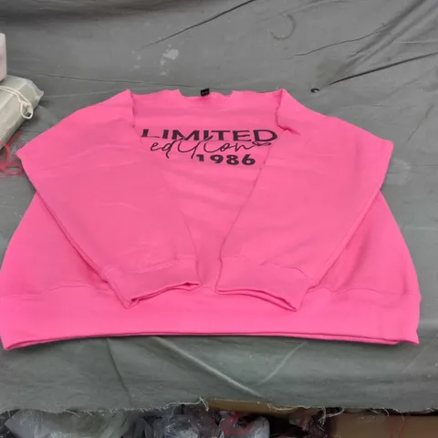 GILDAN PINK SWEATSHIRT WITH 'LIMITED EDITION 1986'