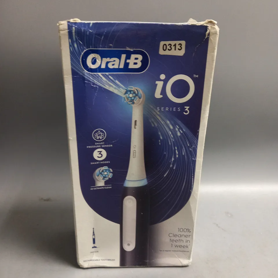 ORAL-B I0 SERIES 3 ELECTRIC TOOTHBRUSH