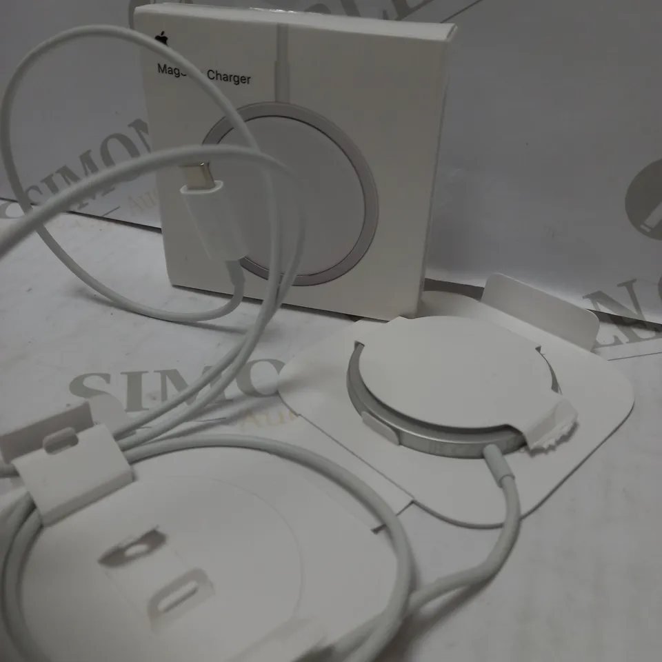 APPLE MAGSAFE CHARGER RRP £45