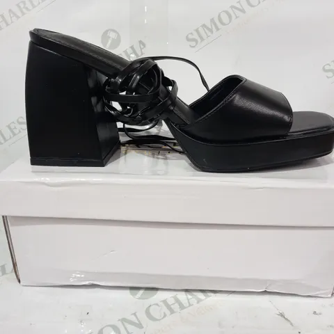 BOXED PAIR OF TRUFFLE COLLECTION LOW BLOCK HEEL OPEN TOE SANDALS IN BLACK EU SIZE 40