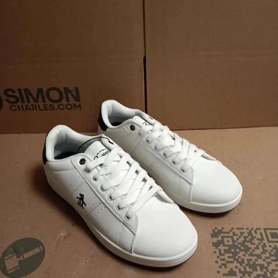 ORIGINAL PENGUIN TRAINERS WHITE SIZE 9