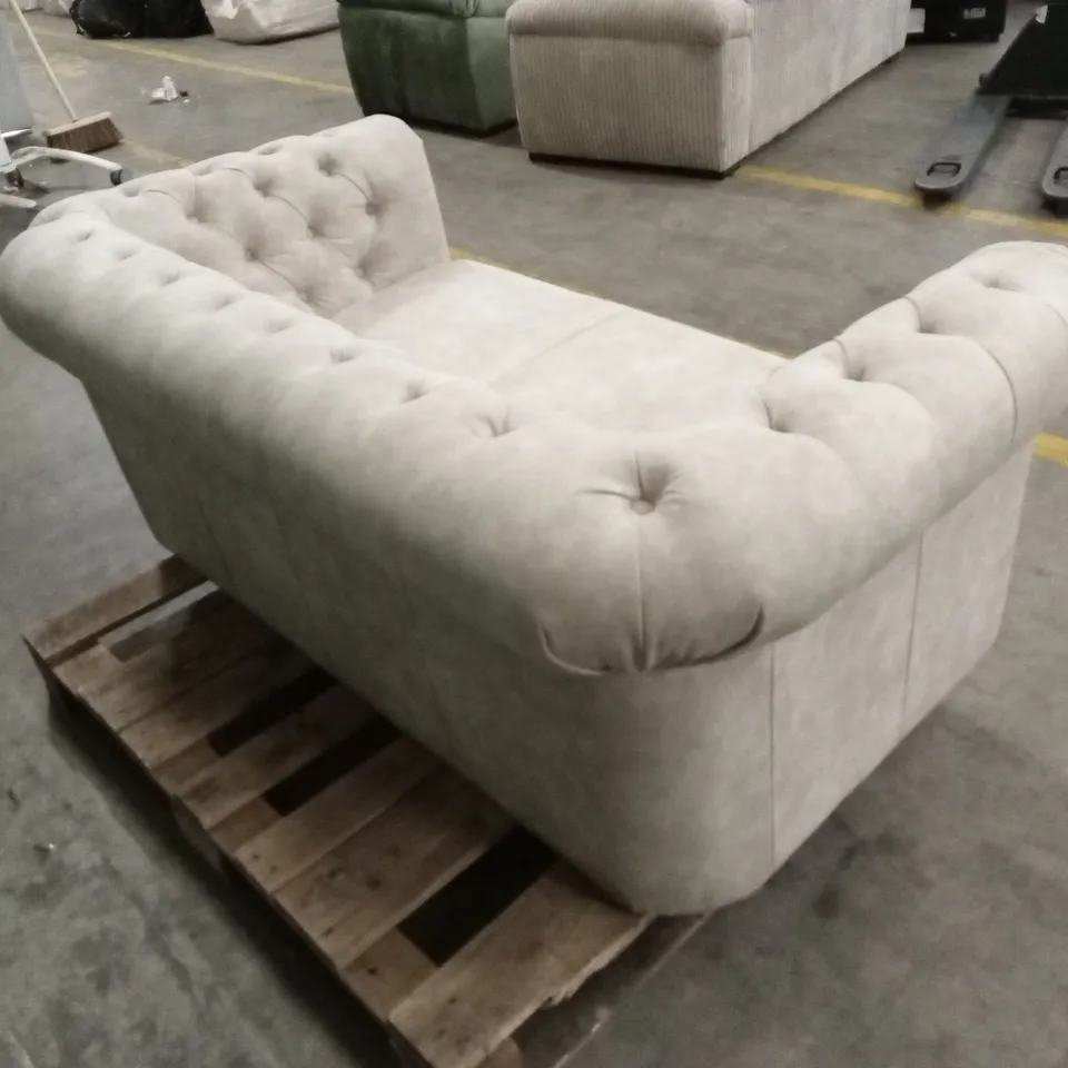 CHESTER CHESTERFIELD LEATHER LOOK 2 SEATER SOFA - PEBBLE RRP £799