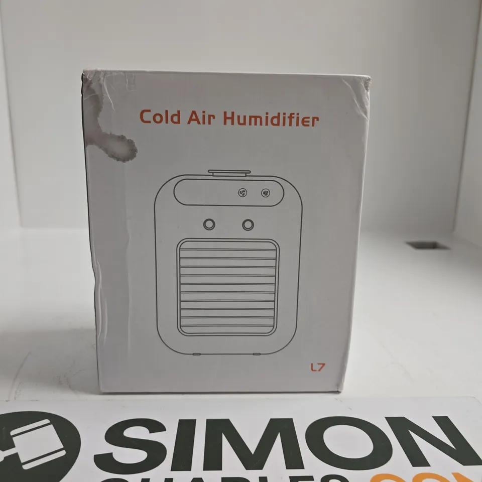 BOX OF APPROXIMATELY 10 ASSORTED ITEMS INCLUDING COLD AIR HUMIDIFIER, BLADELESS FAN AND TRAVEL STEAMER AND IRON