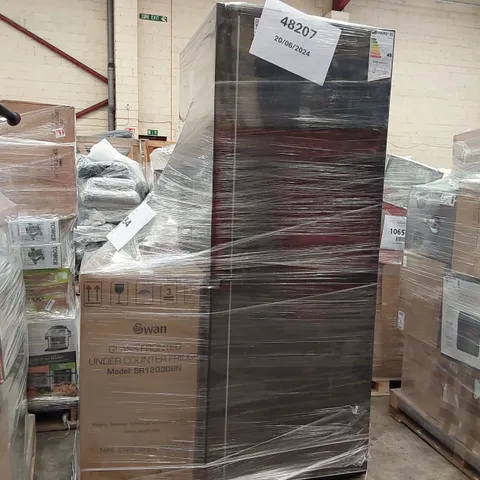PALLET OFTWO ASSORTED UNPROCESSED WHITE GOODS TO INCLUDE; SWAN SR12030BN BUILT-IN WINE AND DRINK FRIDGE HISENSE FREESTANDING CROSS DOOR FRIDGE FREEZER BLK
