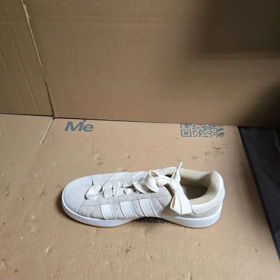 ADIDAS CAMPUS CREAM SUEDE SNEAKERS WITH WHITE THREE STRIPES – UK SIZE 6.5 