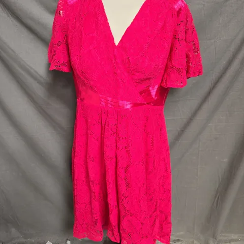WALLIS PETITE LACE HI LOW MIDI DRESS IN PINK SIZE 14