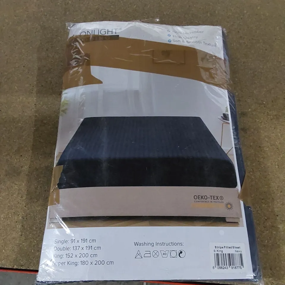 BAGGED BRIGIDA MICROFIBRE /POLYESTER FITTED VECTOR SHEET - NAVY // SIZE: SUPER KING 