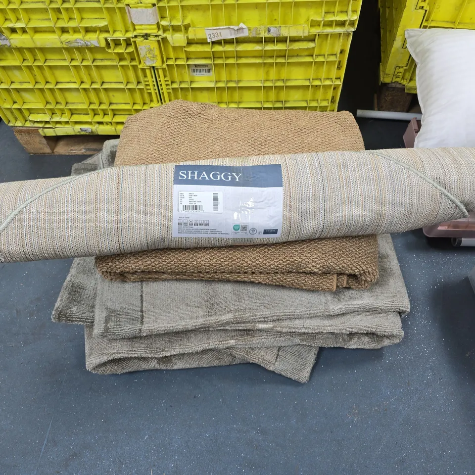 LOT OF APPROXIMATELY 30 ASSORTED HOUSEHOLD ITEMS TO INCLUDE, RUGS, XL BRUSH HEAD, PILLOWS AND DEWALT BATERY