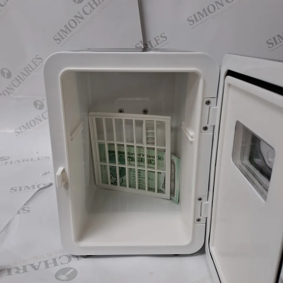 SO CHILL MINI FRIDGE BLACK RRP £44.99