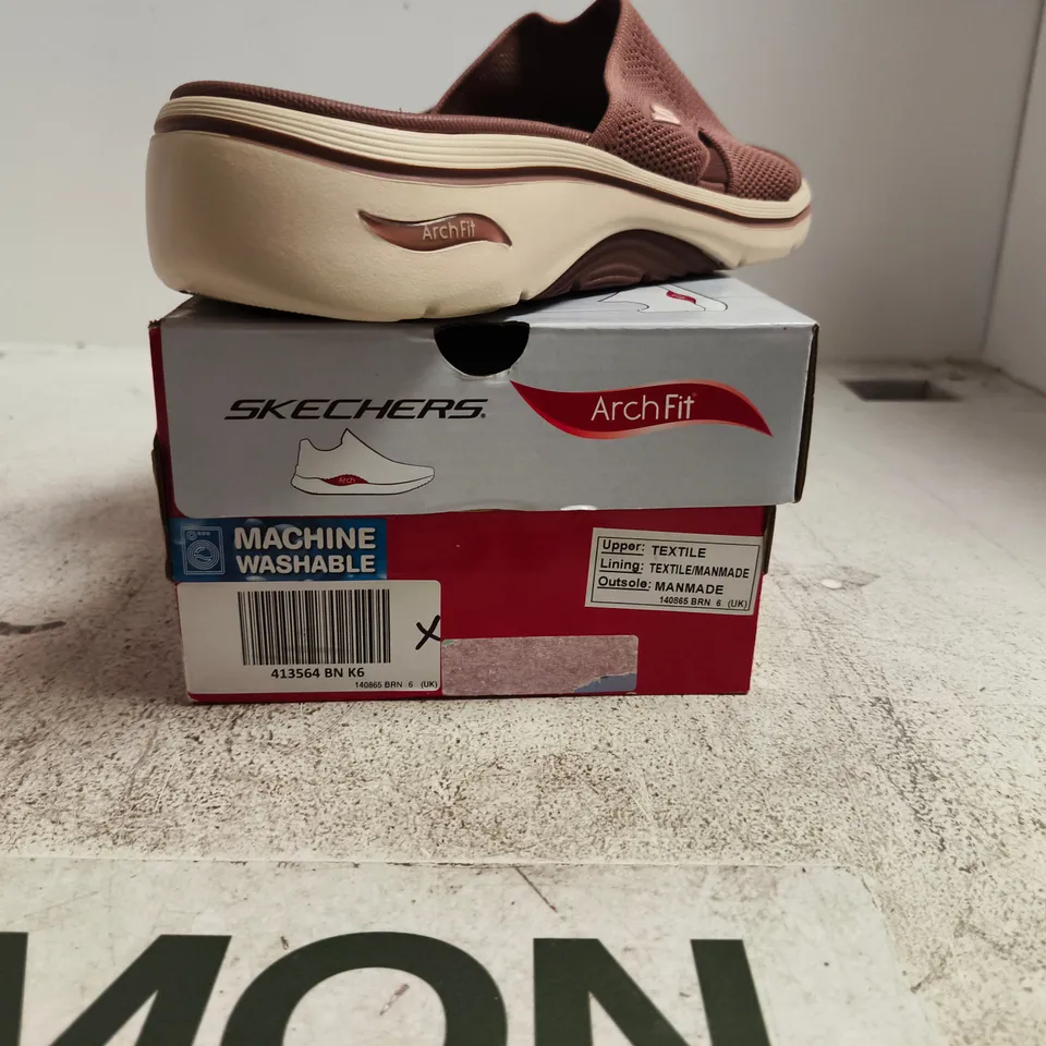 SKECHERS ARCH FIT SANDALS – BROWN, SLIP-ON BOXED UK 6