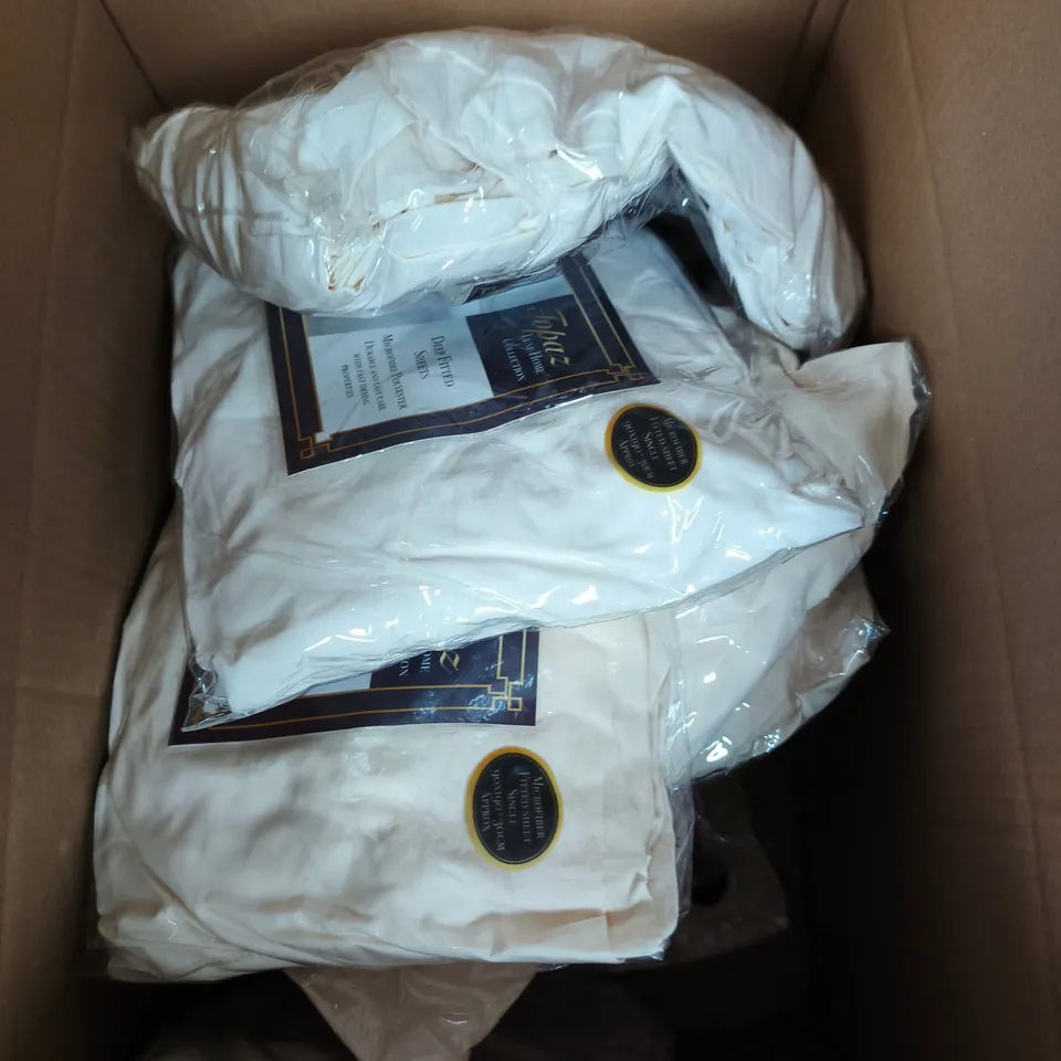 APPROXIMATELY 15 ASSORTED TOPAZ LUXE HOME COLLECTION DEEP FITTED SHEETS