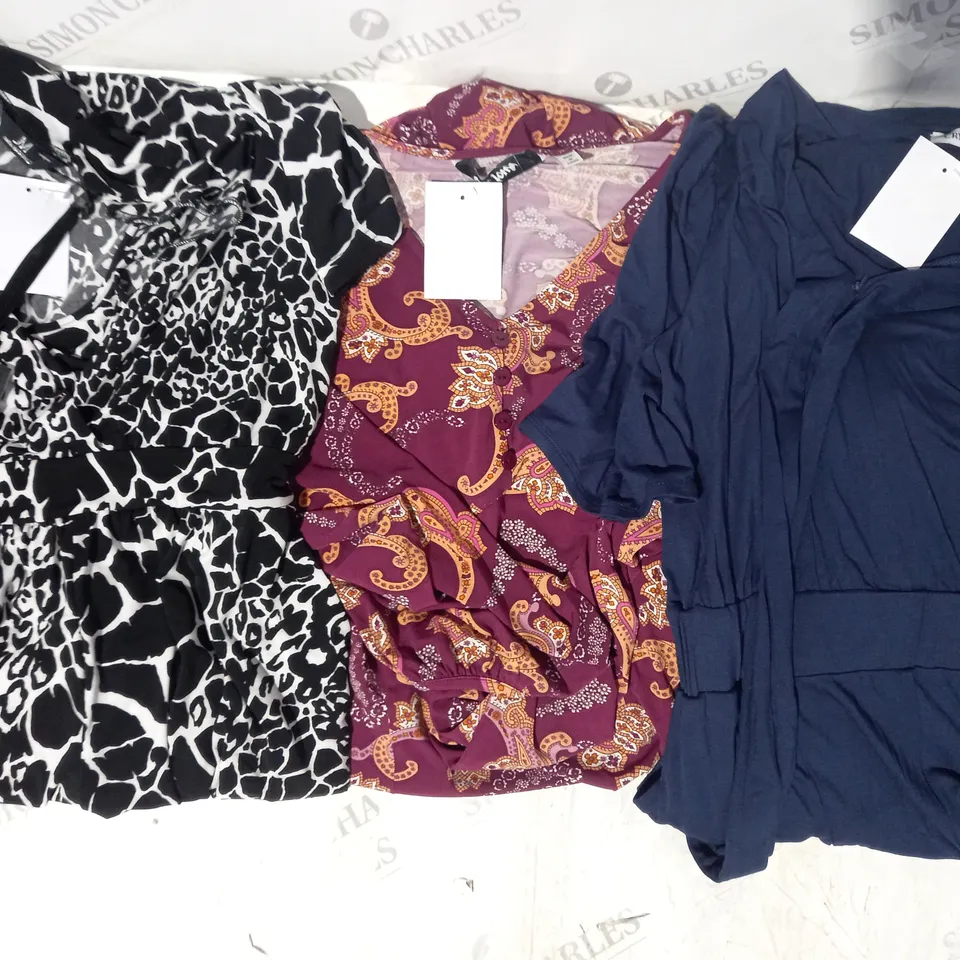 BOX OF APPROXIMATELY 20 ASSORTED CLOTHING ITEMS IN VARIOUS STYLES AND SIZES TO INCLUDE CRYSTAL KOBE, JULIEN MACDONALD, ETC