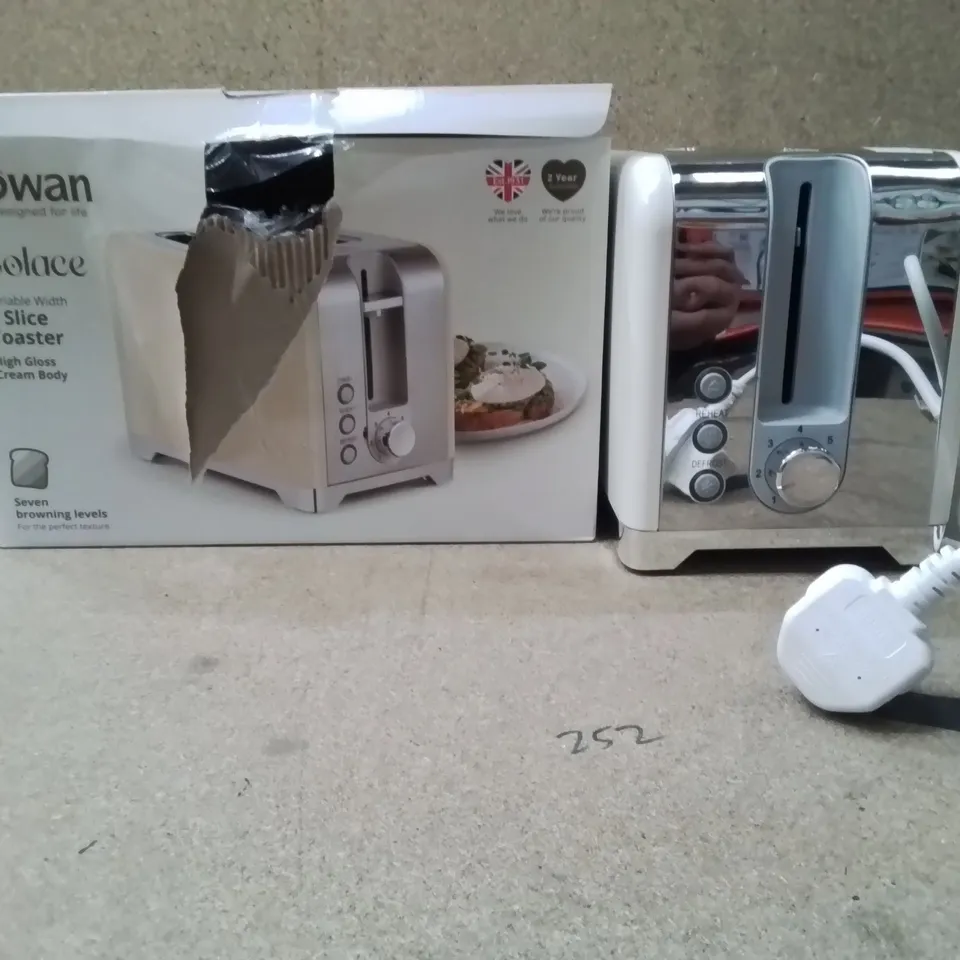 BOXED SWAN SOLACE 2 SLICE TOASTER 