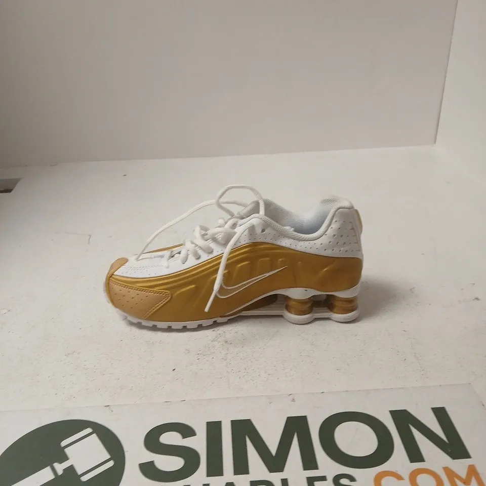 NIKE SHOX TRAINERS – WHITE & METALLIC GOLD - UK 4 