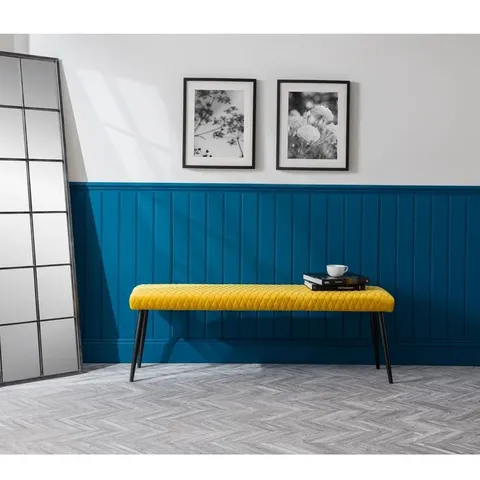 WYNNFILED UPHOLSTERED BENCH