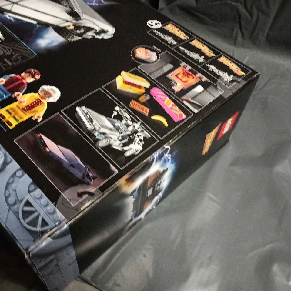 LEGO BACK TO THE FUTURE TIME MACHINE - 10300