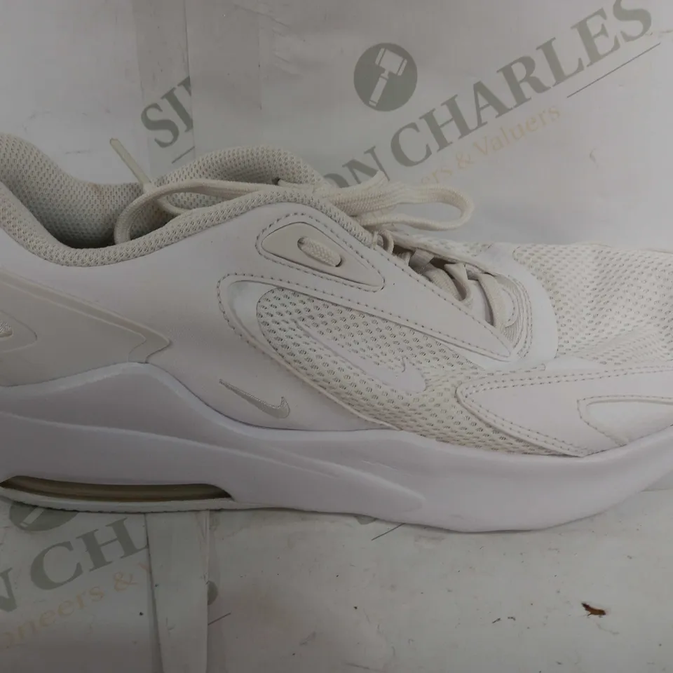 PAIR OF NIKE AIRMAX IN WHITE - UK 8.5
