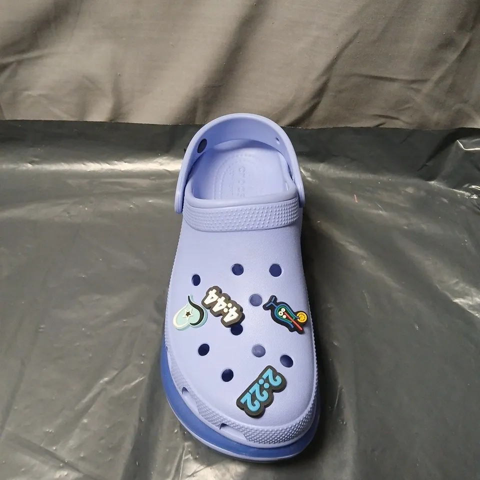CROCS KIDS' LIGHT BLUE CLOGS WITH STICKERS, UNBOXED. UK SIZE M6 W8