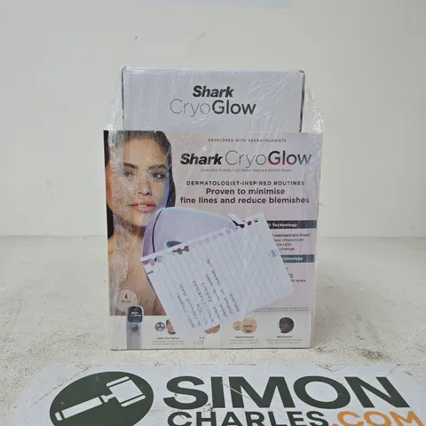 SHARK CRYOGLOW LED MASK WITH CHARGING STAND