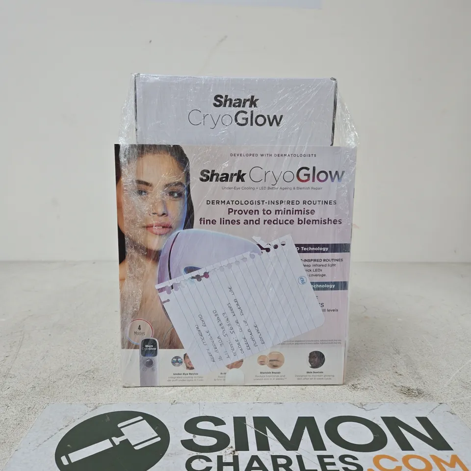 SHARK CRYOGLOW LED MASK WITH CHARGING STAND