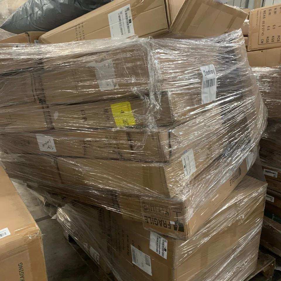 PALLET OF ASSORTED ITEMS TO INCLUDE SUN-LOUNGER, BOXED FURNITURE AND CUSHIONS